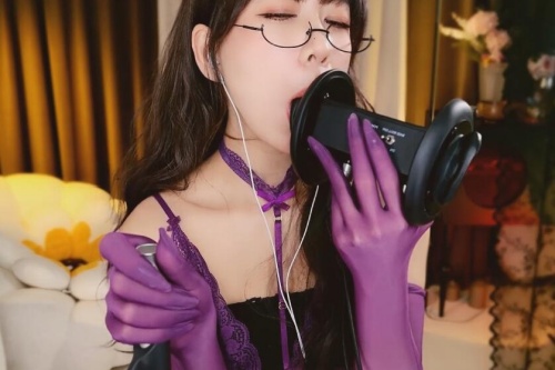 沉浸式声音疗愈，斗鱼溪子cc的深夜电台式温馨